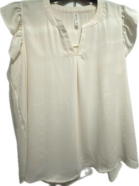 Zenana Outfitters Cream Split-Neck Cap Sleeve Blouse